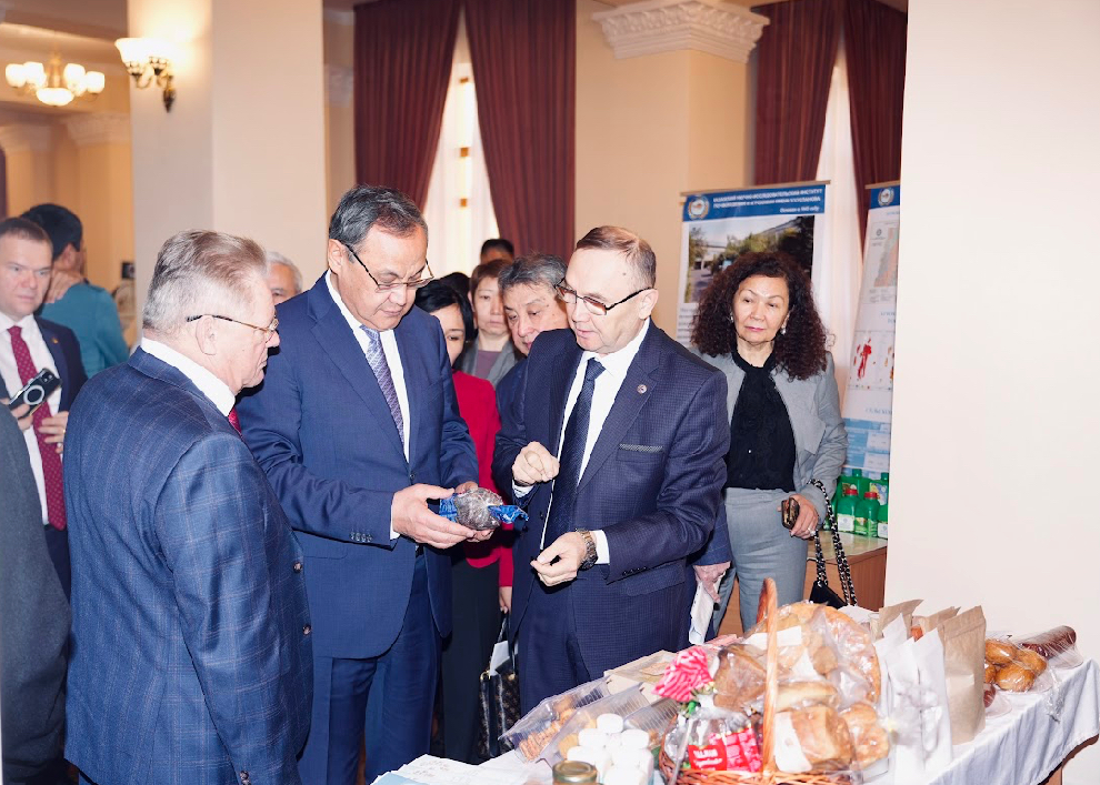 ميچۋرين باعىندا 600-دەن استام جەمىس-جيدەك ءتۇرى وتىرعىزىلادى