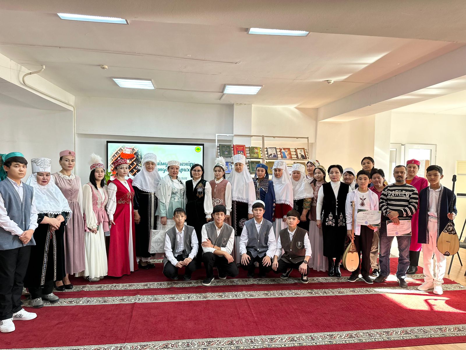 «كيىمدە – شەجىرە, ساندە – تاريح»