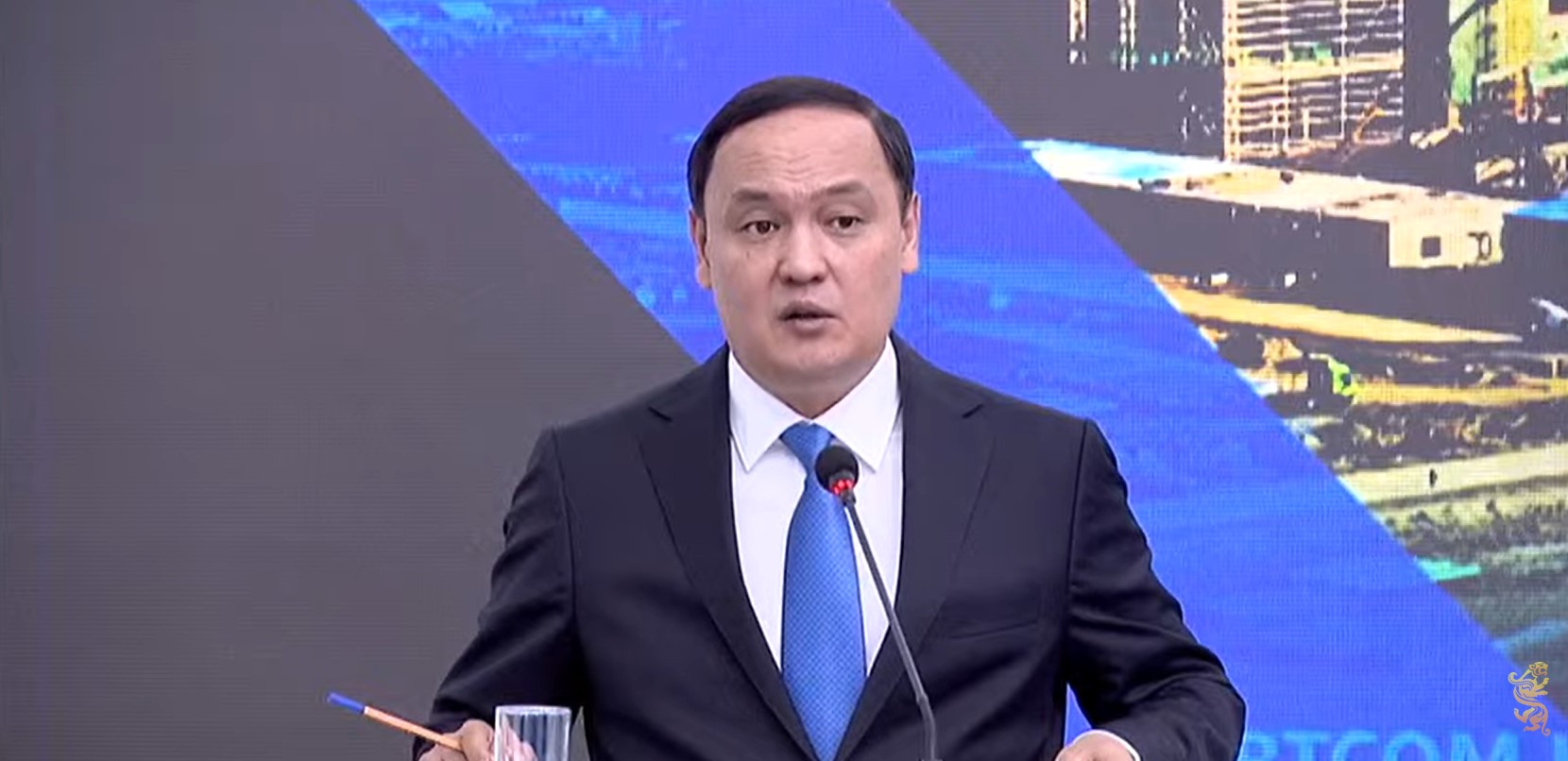 تەكسەرىس ءجۇرىپ جاتىر: جامبىل وبلىسىنىڭ اكىمى پەرزەنتحاناداعى داۋعا قاتىستى پىكىر ءبىلدىردى