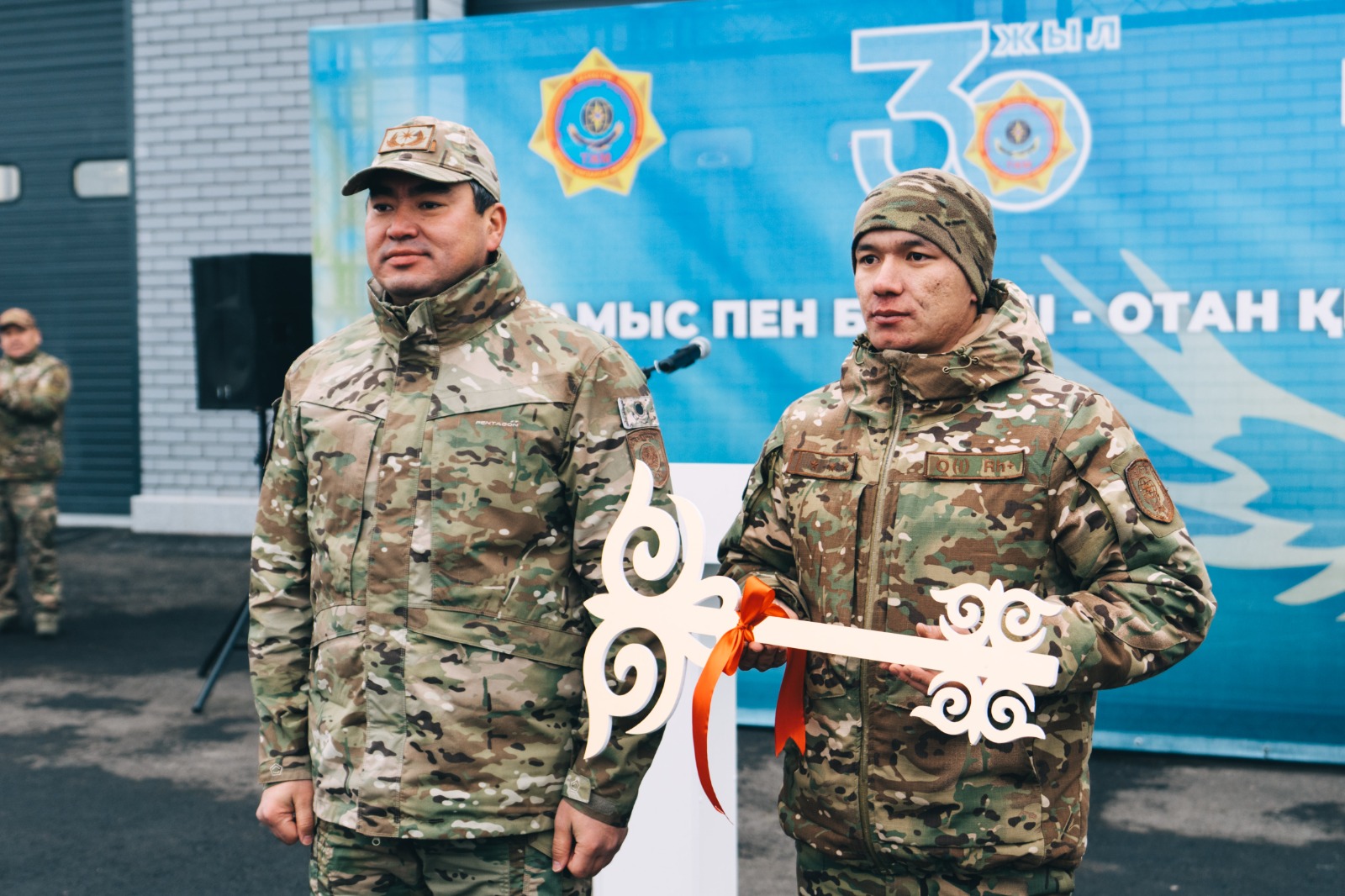 قوعام قاۋىپسىزدىگىنە قاجەت نىساندار