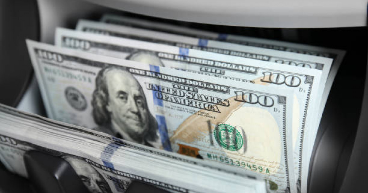 استانا مەن الماتى اقشا ايىرباستاۋ ورىندارىندا دوللار باعامى قانداي؟