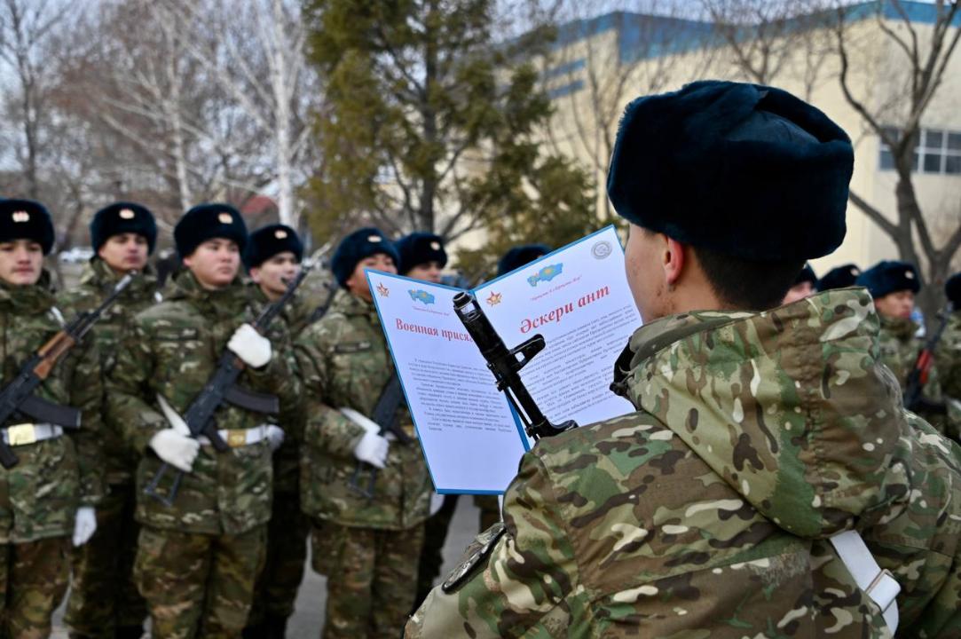 200 سارباز انت بەردى