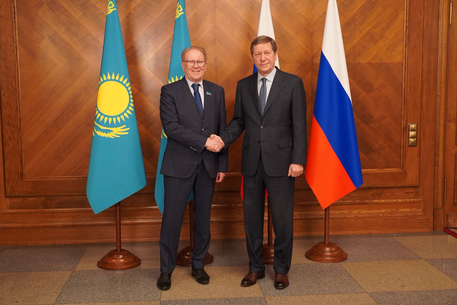 دەپۋتاتتار قازاقستان مەن رەسەي اراسىنداعى ماڭىزدى ماسەلەلەردى تالقىلادى