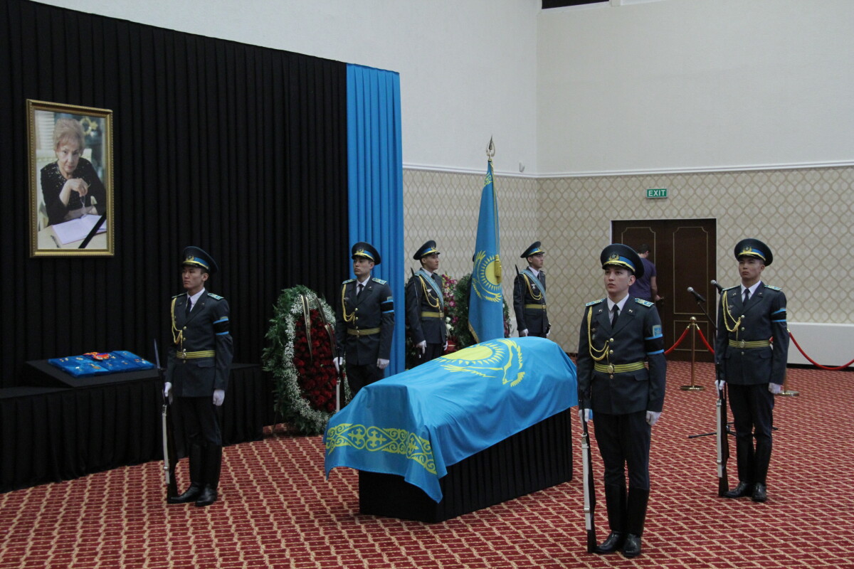 وشپەيدى ەشقاشان دا فاريزا اتى