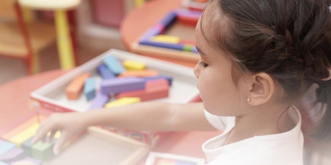 ەلدەگى بالاباقشا كەزەگى ەكى ەسە قىسقاردى