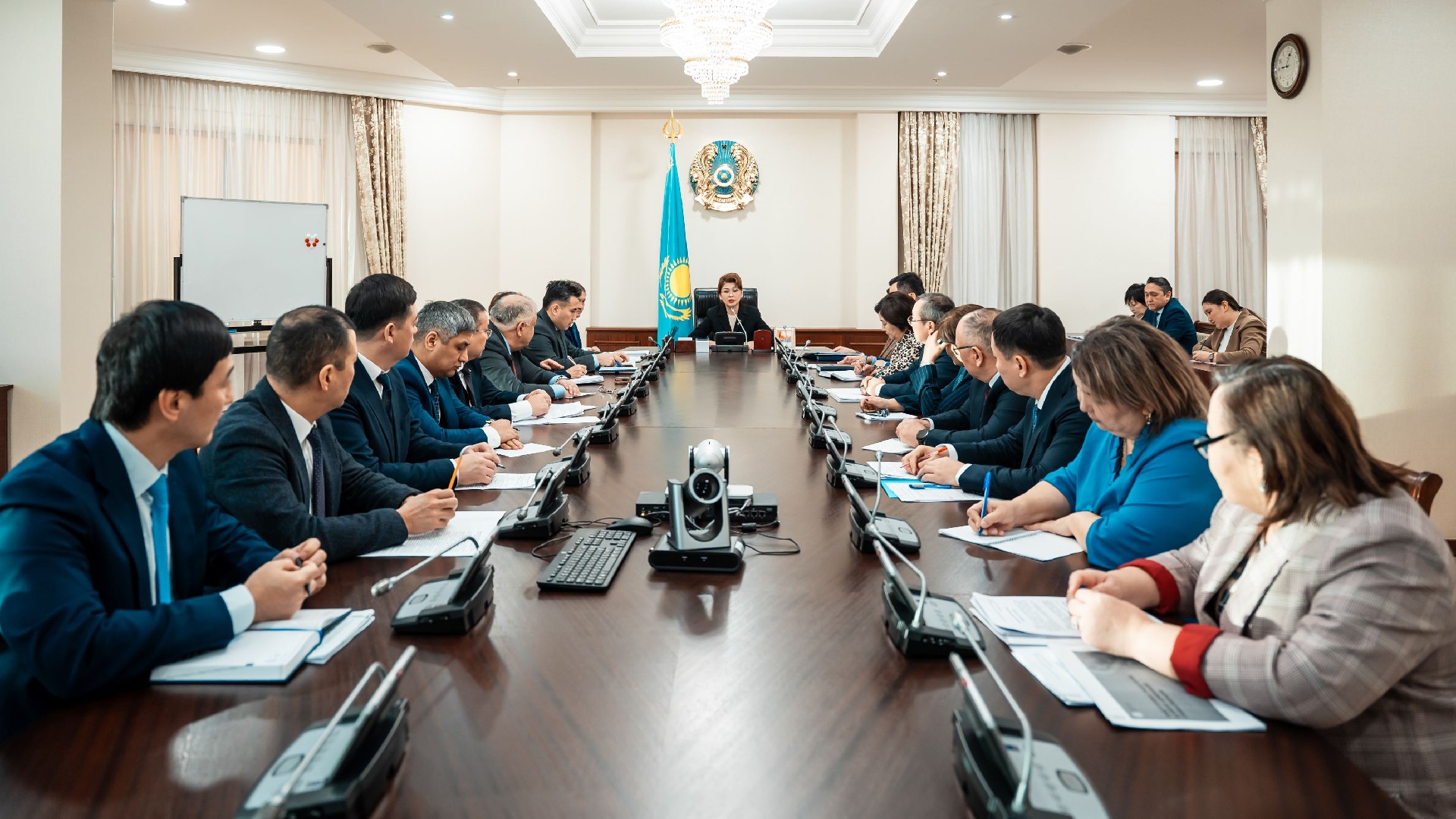 قازاقستان ۇكىمەتى پەداگوگ دايارلاۋ ىسىنە باقىلاۋدى كۇشەيتەدى