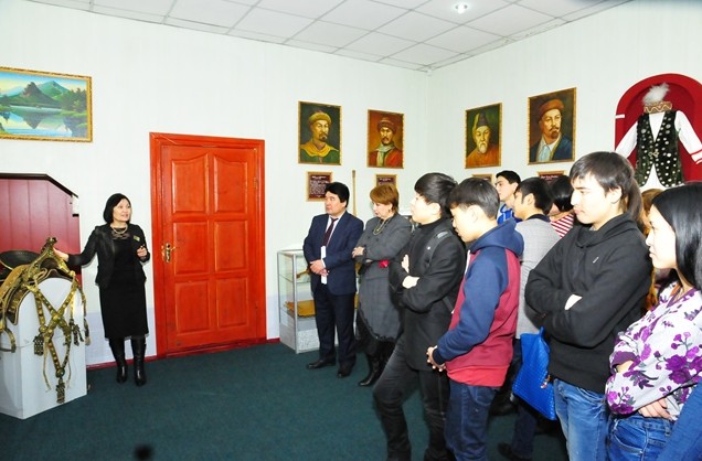 كوكشەتاۋدا قازاق حاندىعىنىڭ 550 جىلدىعىنا وراي كورمە ءوتتى