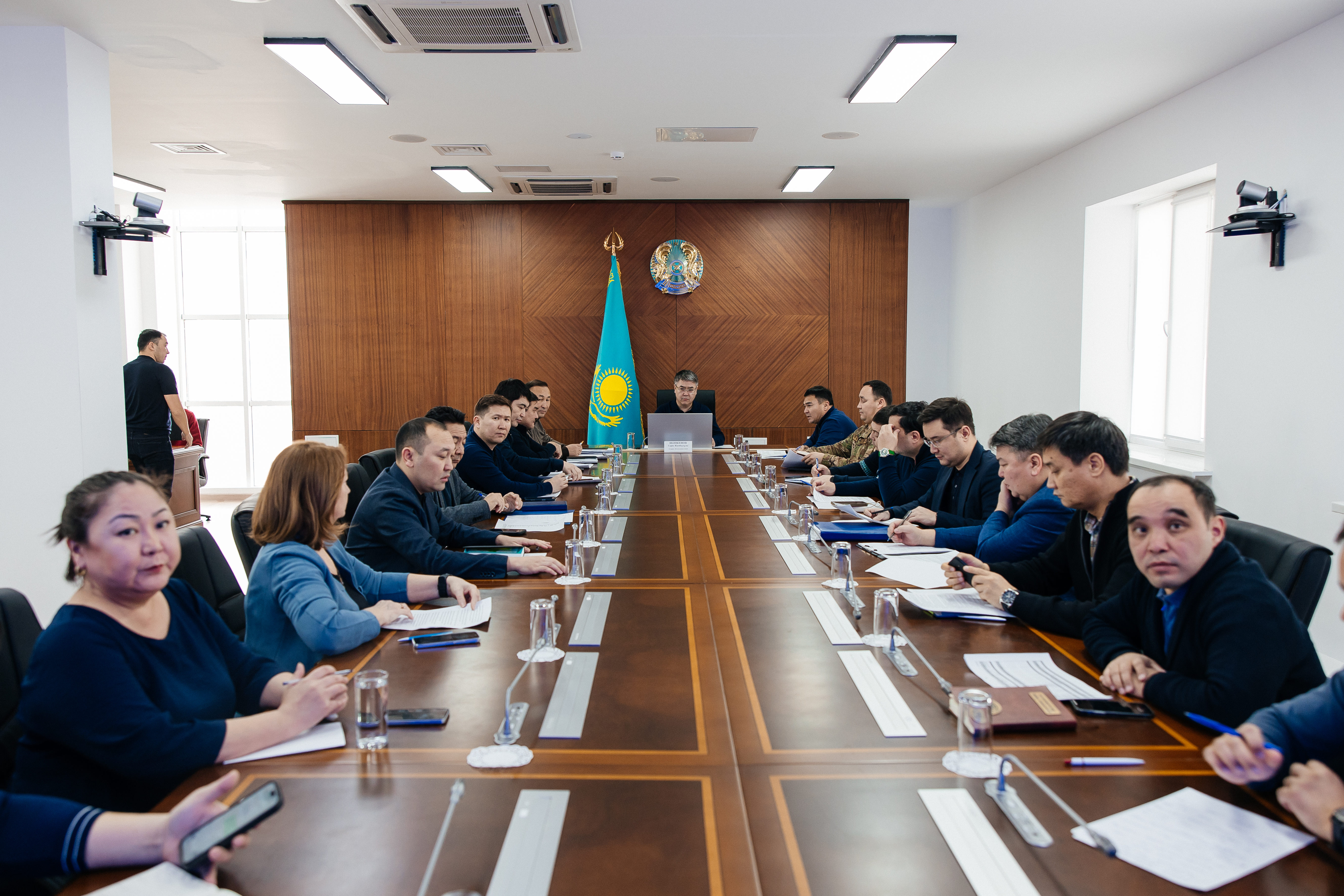 اتىراۋ وبلىسىندا قولايسىز اۋا رايىنىڭ سالدارىن جويۋ جونىندەگى جەدەل شتاب وتىرىسى ءوتتى