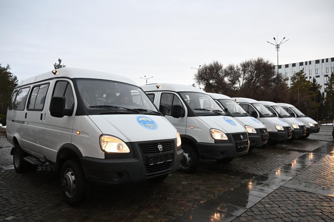 تاۋەلسىزدىك مەرەكەسىنە تارتۋ: جەتىسۋدىڭ مادەنيەت مەكەمەلەرى جاڭا اۆتوكولىكتەرمەن تولىقتى