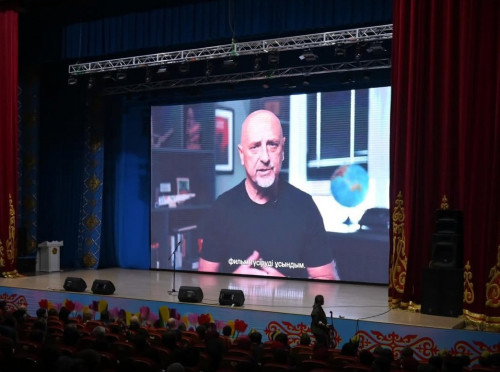 برەست قامالىن قورعاعان باتىر تۋرالى دەرەكتى فيلم كورسەتىلدى