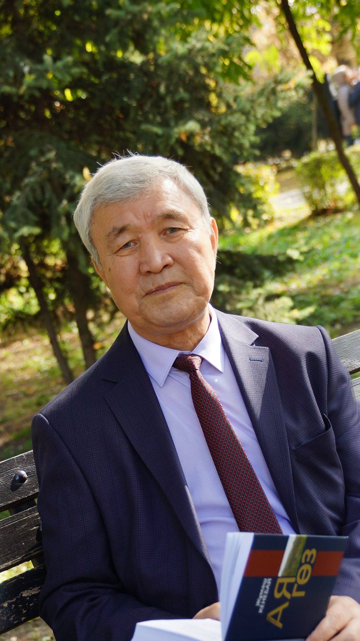 جۇماش كەنەباي