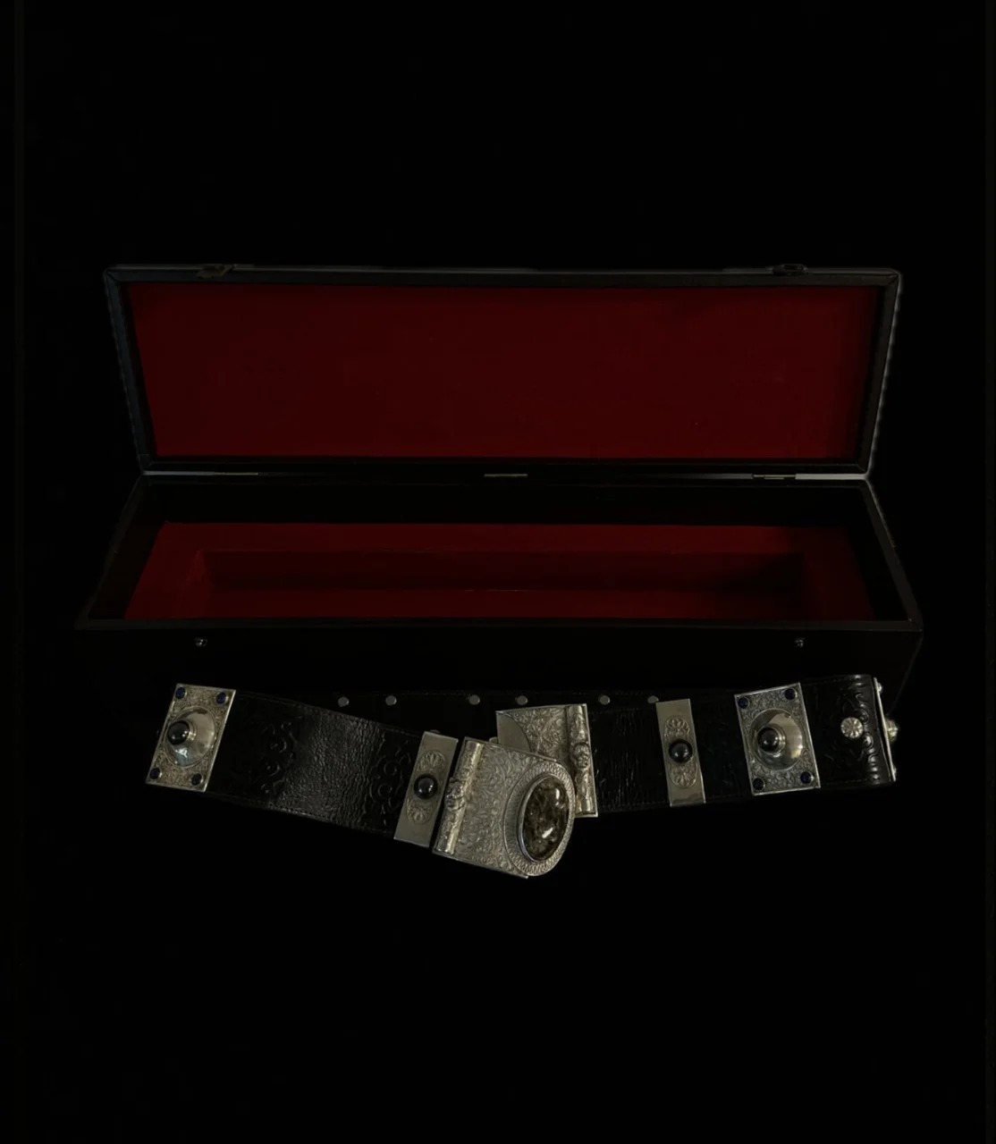 قازاقستاندىق وليگارحتاردىڭ اشەكەيلەرى اۋكتسيونعا شىعارىلدى