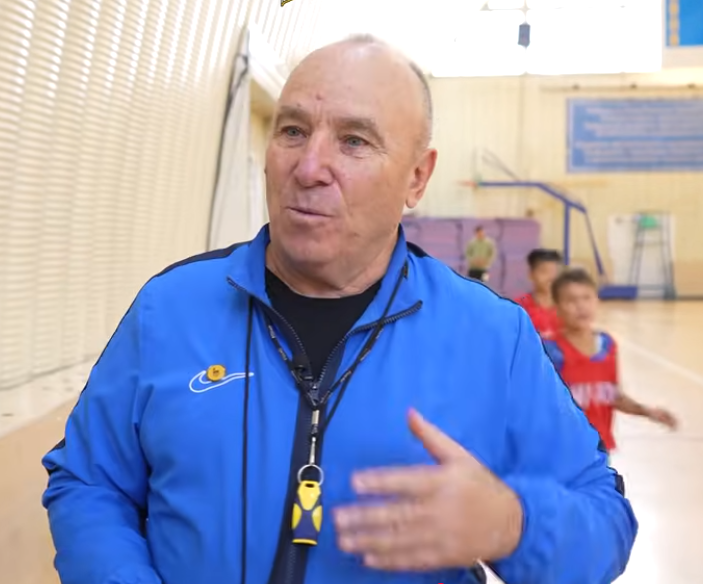 باپكەر ۆانيا: تالانتتى ويىنشىلاردى اۋلادان جانە مەكتەپتەن تابامىن