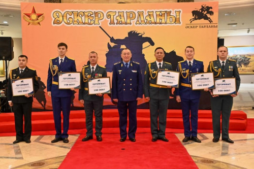 «اسكەر تارلانى»: ۇزدىك اسكەري قىزمەتشىلەر ماراپاتتالدى
