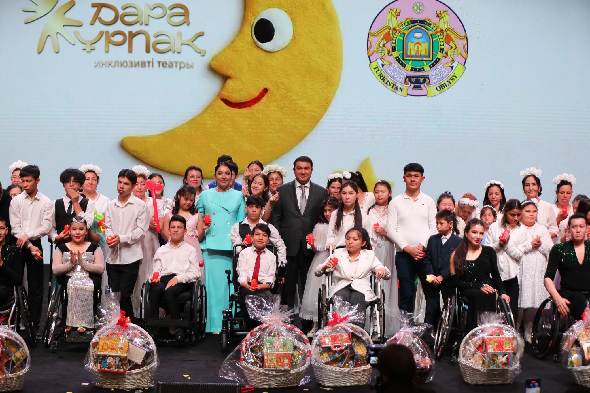 تۇركىستاننىڭ «دارا ۇرپاق» تەاترى