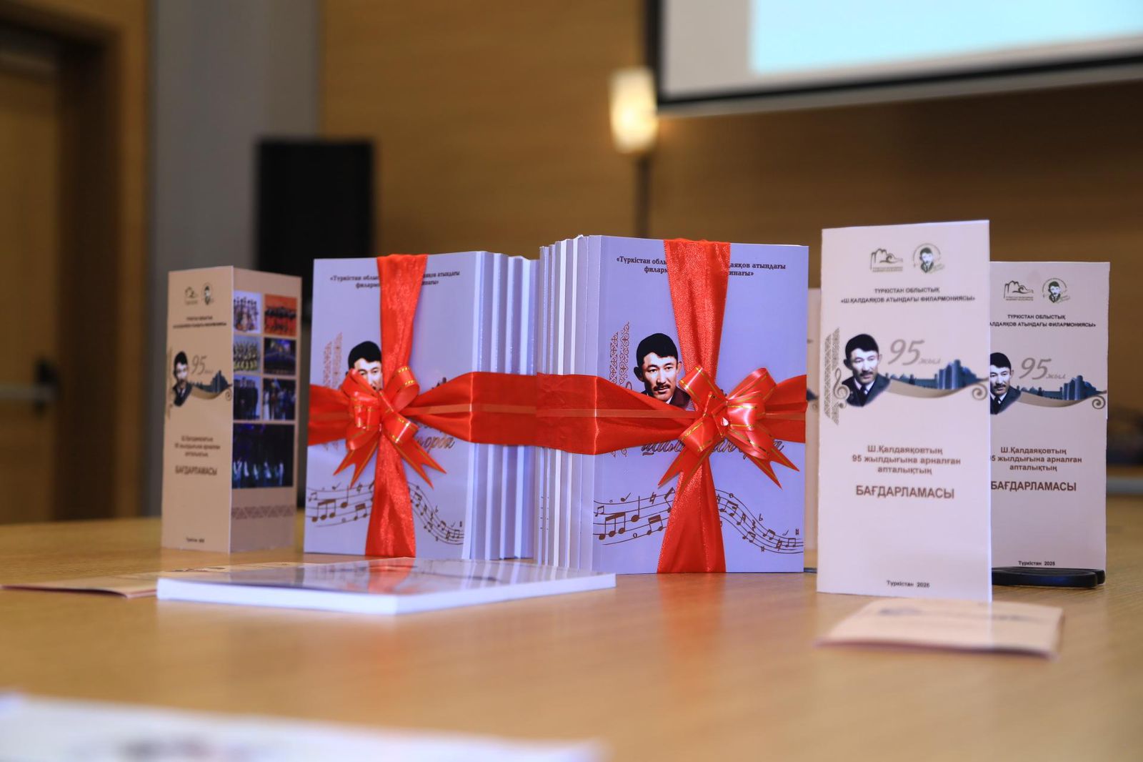 ونەرگە جاڭالىق ەنگىزگەن دارا تۇلعا