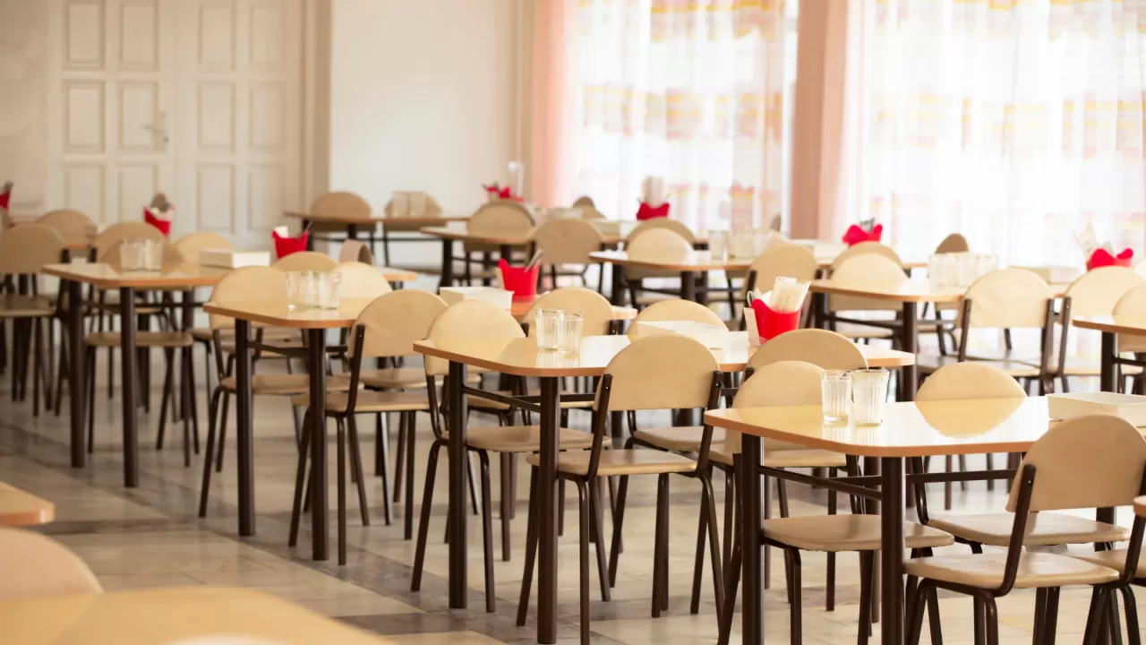 مەكتەپ مازىرىنە جىلقى ەتى ەنگىزىلەدى