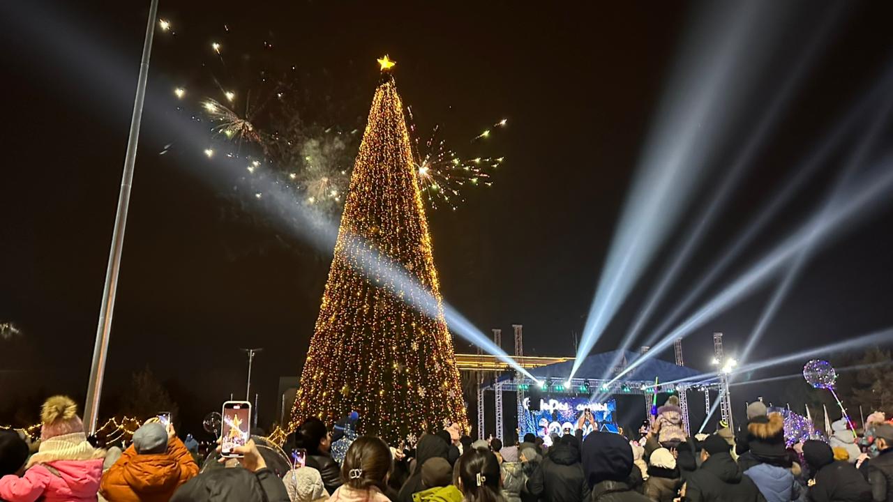 قوناەۆتا باستى شىرشانىڭ شامدارى سالتاناتتى تۇردە جاعىلدى