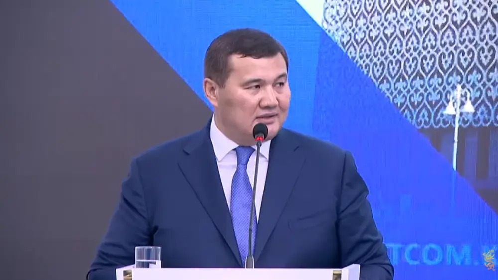 قىزىلوردا وبلىسىنىڭ اكىمى جەلىدەگى تاپسىرىسپەن قويىلعان لايك پەن پىكىرلەر تۋرالى ايتتى