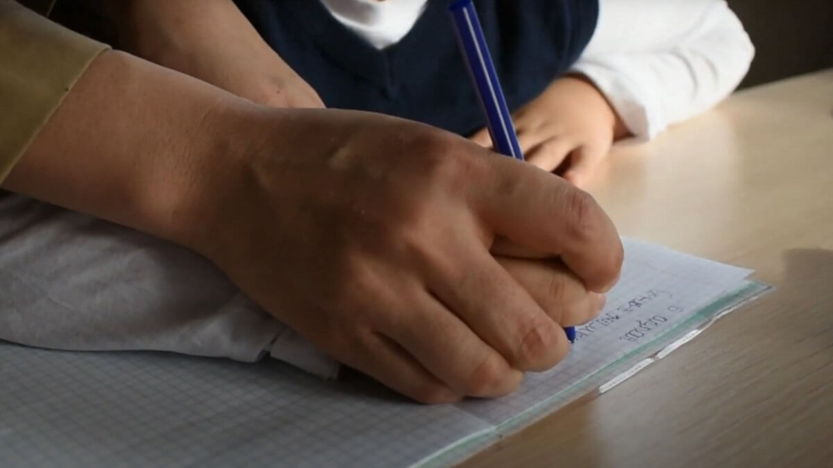 اتىراۋدا 400-گە جۋىق وقۋشى ۇيىنەن ءبىلىم الادى