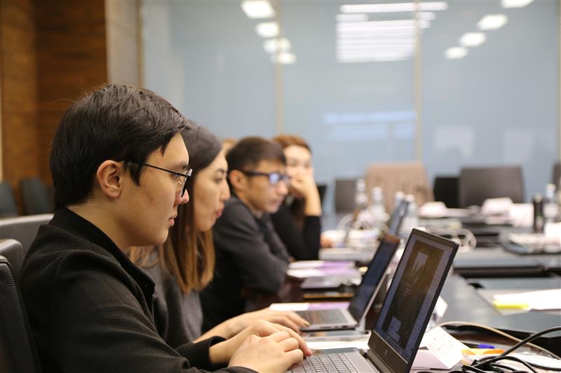 جۋرناليستيكا قالاي وزگەرىپ جاتىر: قازاقستاندا باق وكىلدەرى تسيفرلىق داعدىلاردى مەڭگەردى