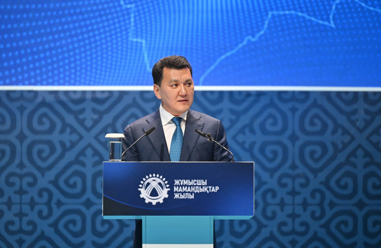 ەرلان قارين: 1300-گە جۋىق جۇمىسشى مەملەكەتتىك ماراپات  الدى