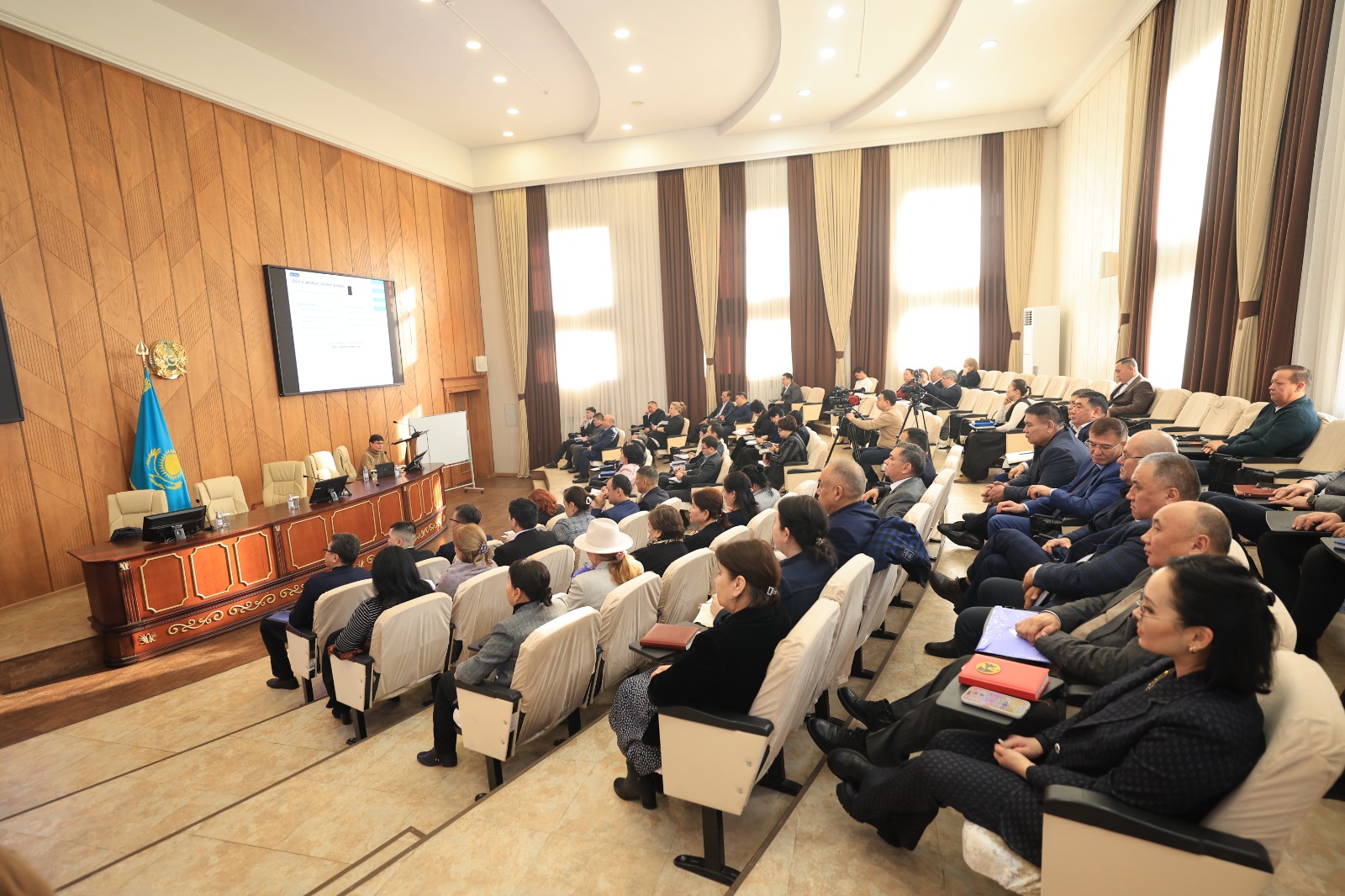 اۋەزوۆ اتىنداعى وڭتۇستىك قازاقستان ۋنيۆەرسيتەتى جاساندى ينتەللەكت نەگىزىندە ترانسفورماتسيالاۋدى باستادى