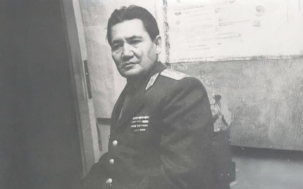 باۋىرجان مومىش ۇلىنا «حالىق قاھارمانى» اتاعى رەسمي تۇردە بەرىلدى