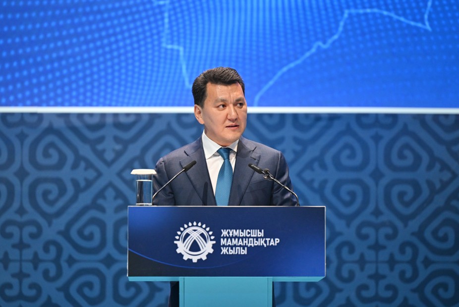 ەڭبەك ادامى –  ەل دامۋىنىڭ نەگىزى