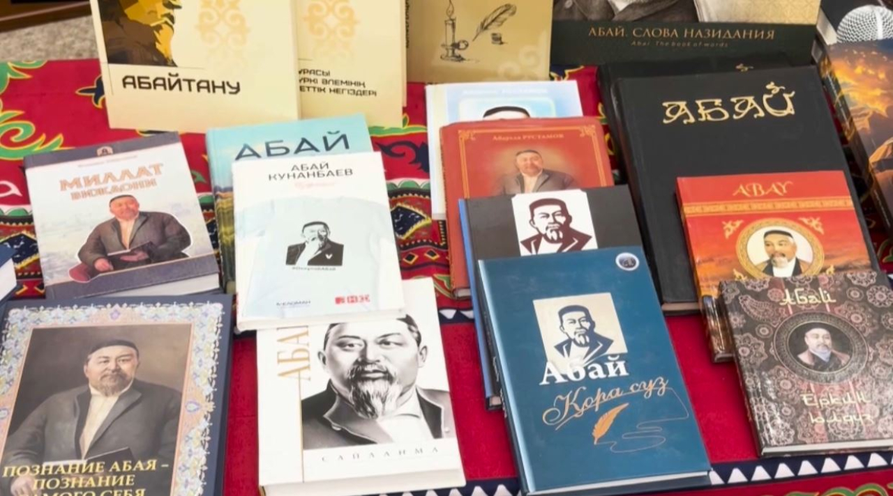 قازاق قالامگەرلەرىنىڭ كىتاپتارى جارىق كوردى