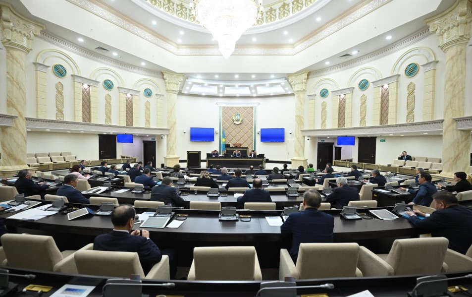 سەنات قىزمەتىنىڭ ناتيجەسى: بيىل 102 زاڭ قارالدى