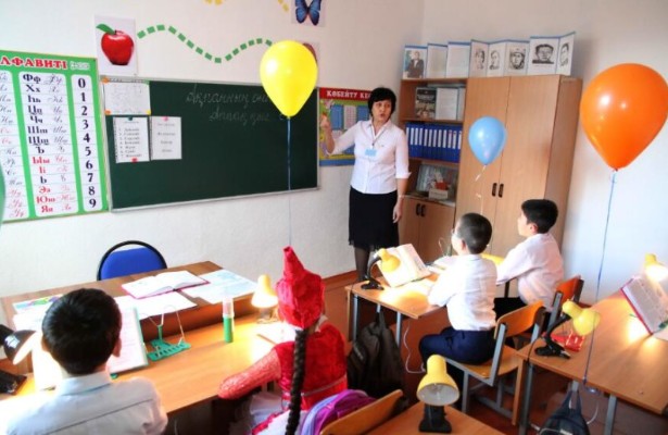 اتىراۋدا كوزى ناشار كورەتىن بالالار ءۇشىن ارنايى كوررەكتسيالىق سىنىپ اشىلدى