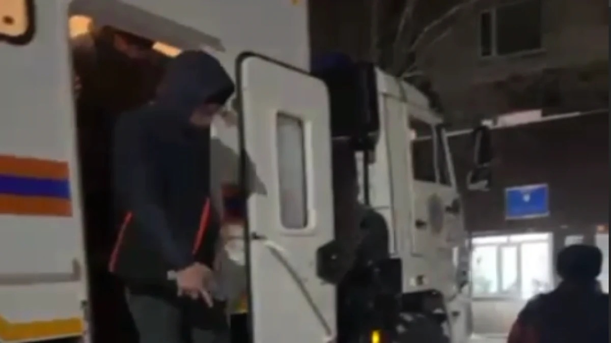 قاراعاندى وبلىسىندا جولدا قالىپ قويعان 32 جولاۋشى قۇتقارىلدى