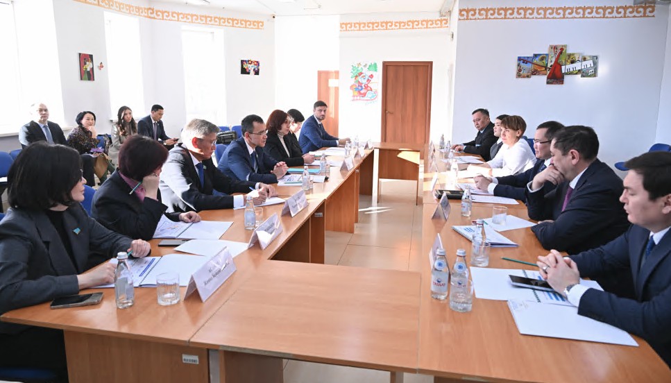 «قامقورلىق» ورتالىعىنىڭ قىزمەتىمەن تانىستى