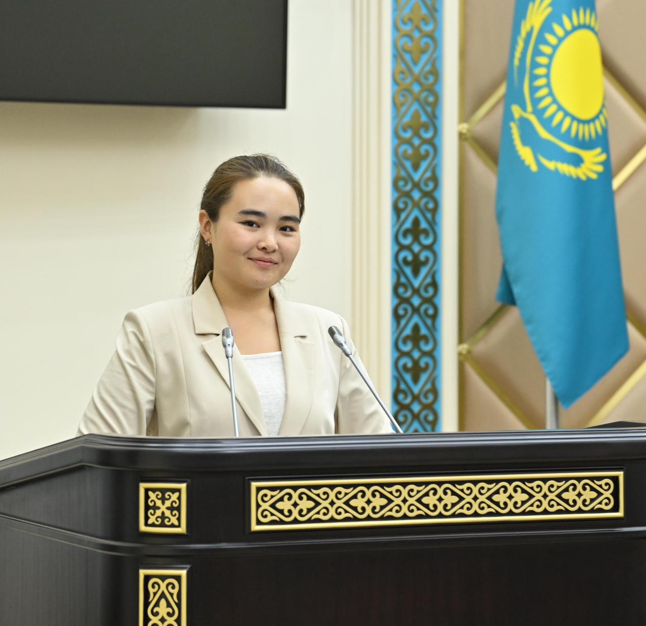 لاۋرا سانسىزباەۆا: Z ۇرپاق كوپ نارسەگە جاڭاشا قارايدى