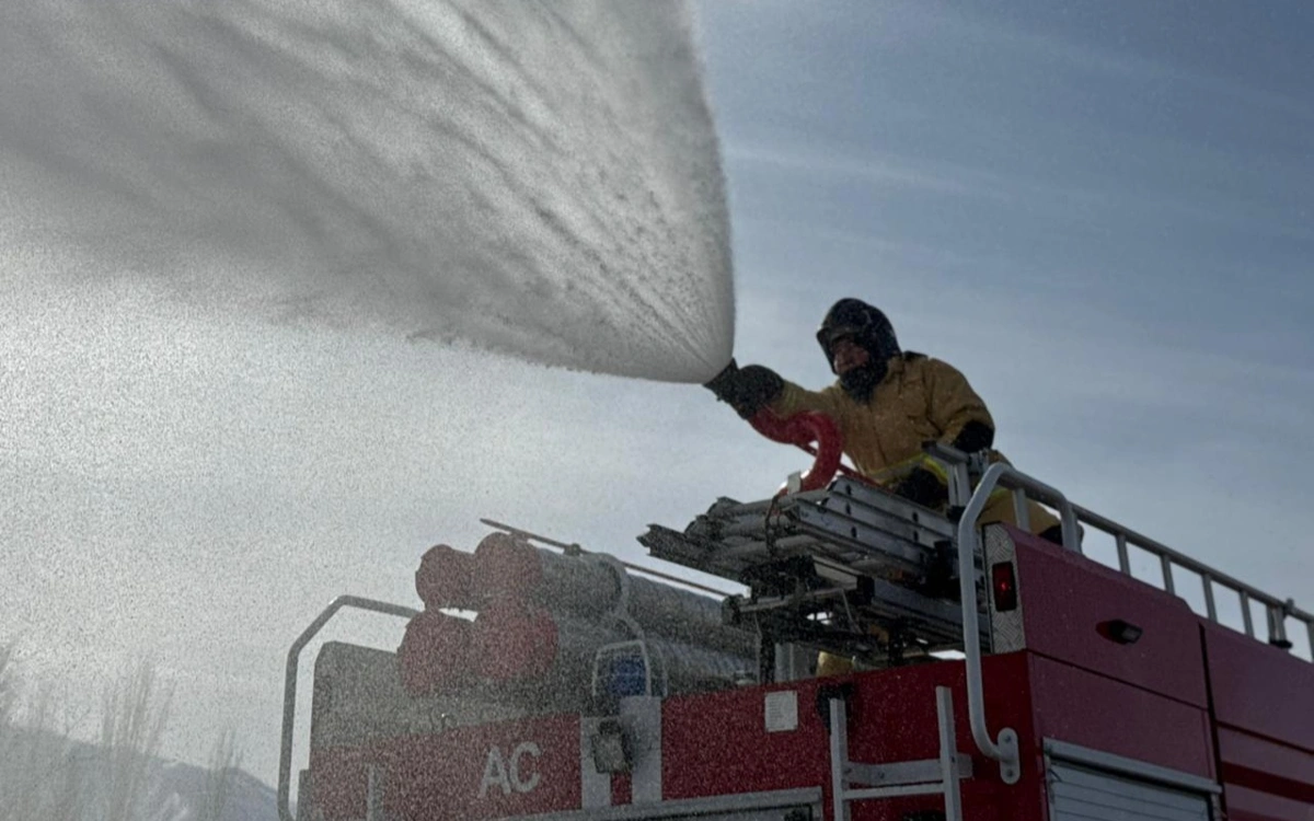 استانادا ءۇش قاباتتى عيماراتتان ءورت شىقتى