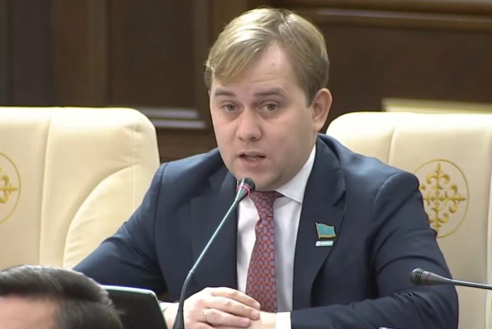 ماجىلىستە ءتۋريزمدى قولداۋ تۋرالى زاڭ جوباسى قارالدى