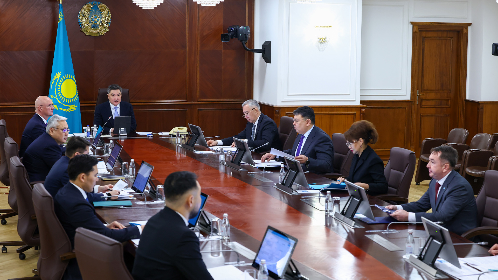 ادىلەتتىلىك تەگەۋرىندى زاڭعا سۇيەنەدى