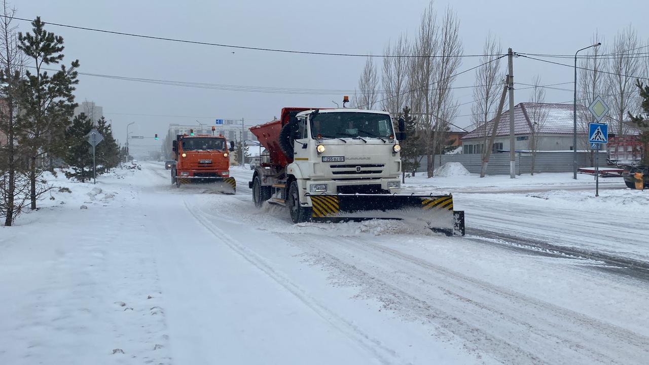 ەلوردانى ءبىر-اق ساتتە قار باستى: كوممۋنالدىق قىزمەتتەر تاۋلىك بويى جۇمىس ىستەيدى
