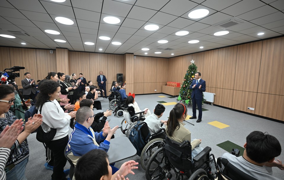 جاس پاراسپورتشى-بوچچيستەرمەن كەزدەستى