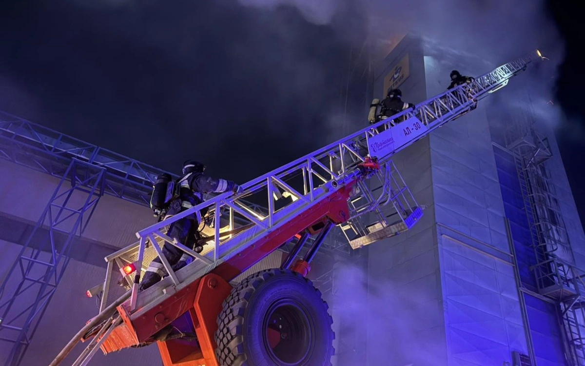 الماتىدا 12 قاباتتى ۇيدەن ءورت شىعىپ, 60 ادام ەۆاكۋاتسيالاندى