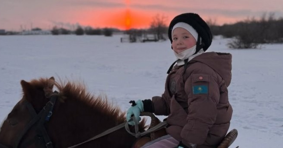 سەگىز جاسار شاباندوز قىز جاڭا جىلدا ارمانداعان تۇلپارىنا قول جەتكىزدى