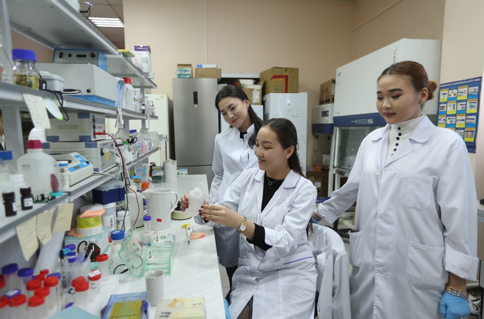 عالىمىن قولداعان ەل وزادى