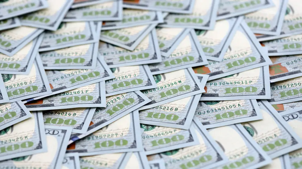 شەتەلدىك ۆاليۋتا قانشادان ساۋدالانىپ جاتىر