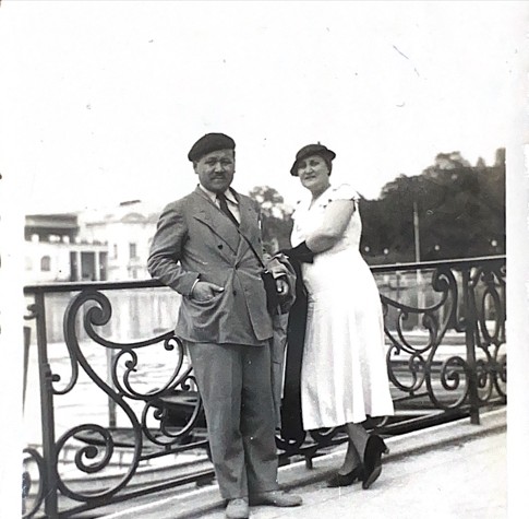 مۇستافا شوقايدىڭ بىرەگەي سۋرەتتەرى