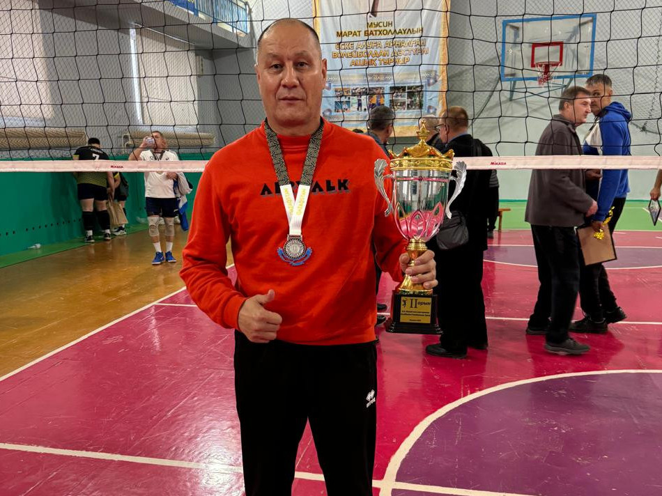 ۆولەيبولدى جۇرەگىمەن سەزىنگەن سپورتشى