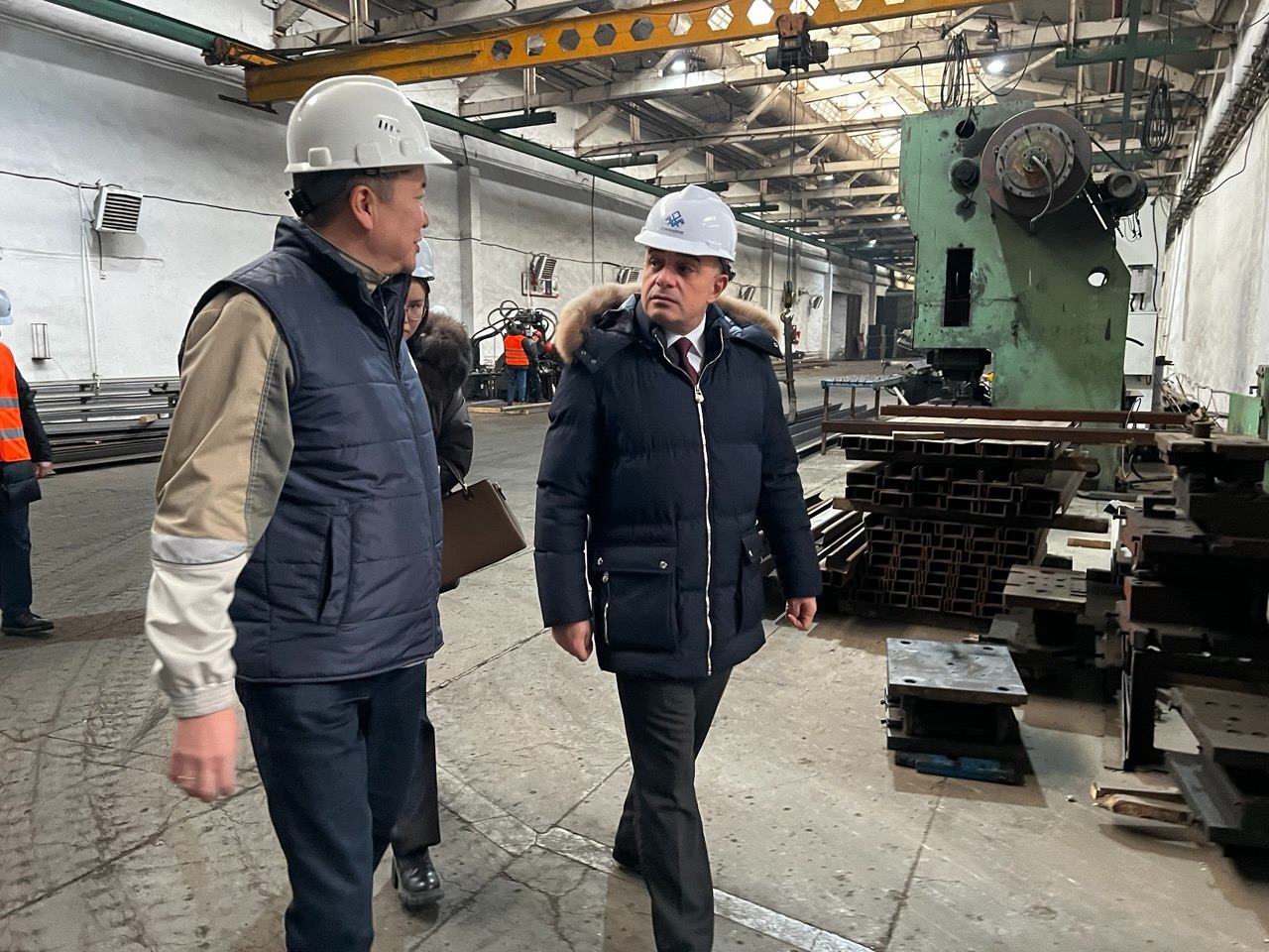 دەپۋتات وڭدەۋ ونەركاسىبىنىڭ پروبلەمالارىمەن تانىستى