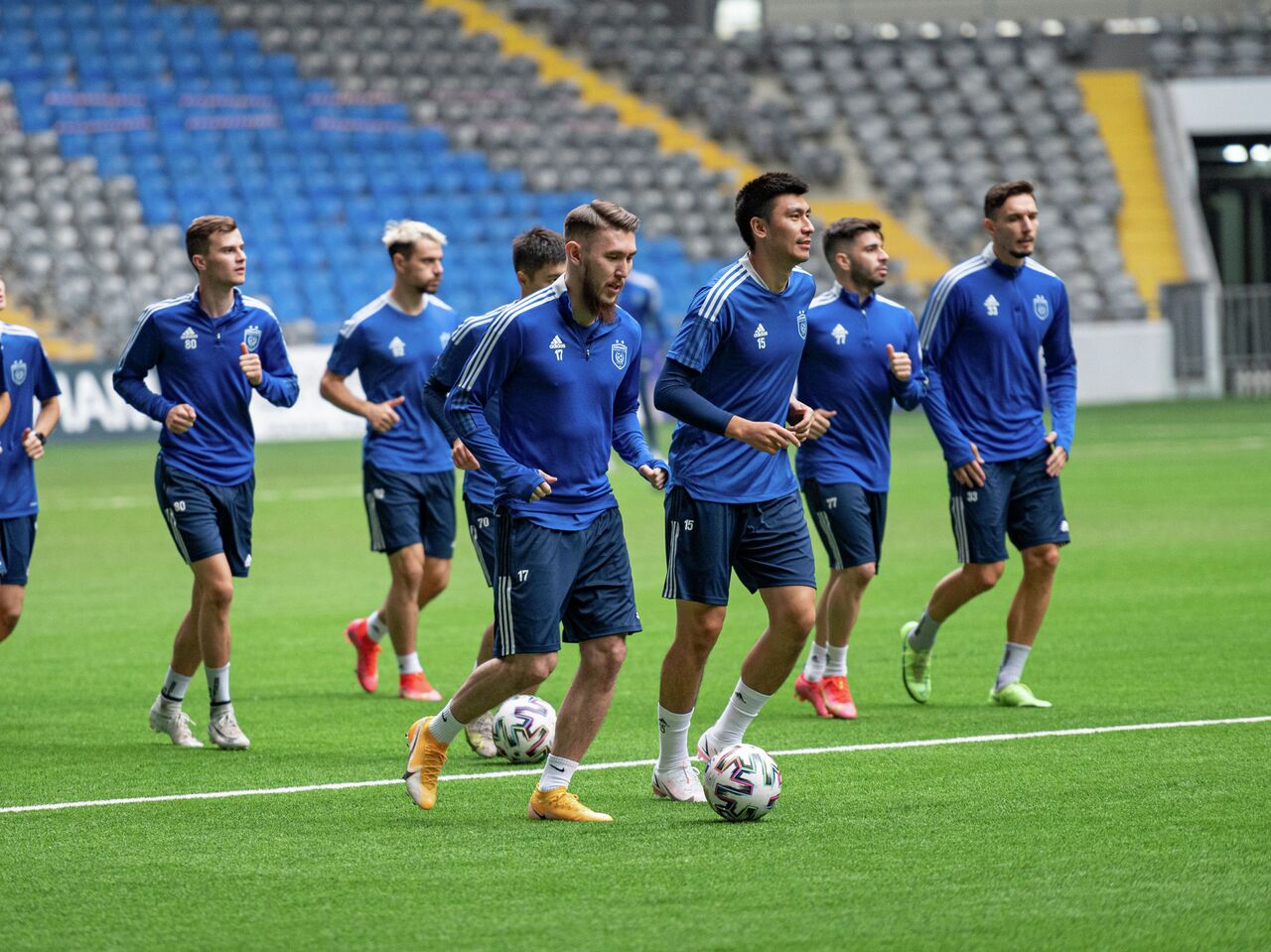 «استانا» فۋتبول كلۋبى جاڭا ماۋسىمعا دايىندىقتى باستادى