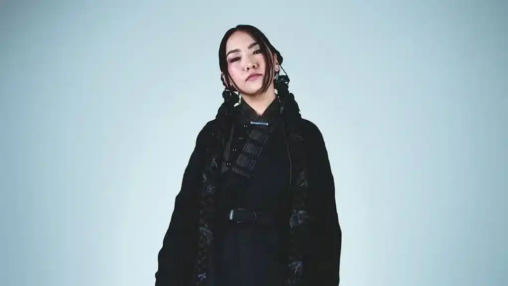 Yenlik Colors ءان جوباسىنا قاتىساتىن العاشقى قازاقستاندىق ءانشى بولدى