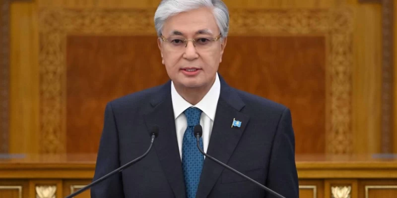 ماۋلەن اشىمباەۆ پرەزيدەنت رەفورمالارىنىڭ ءمان-جايىن ءتۇسىندىردى: ەلگە نەلىكتەن ءبىرتۇتاس ءارى ىقپالدى پارلامەنت قاجەت؟